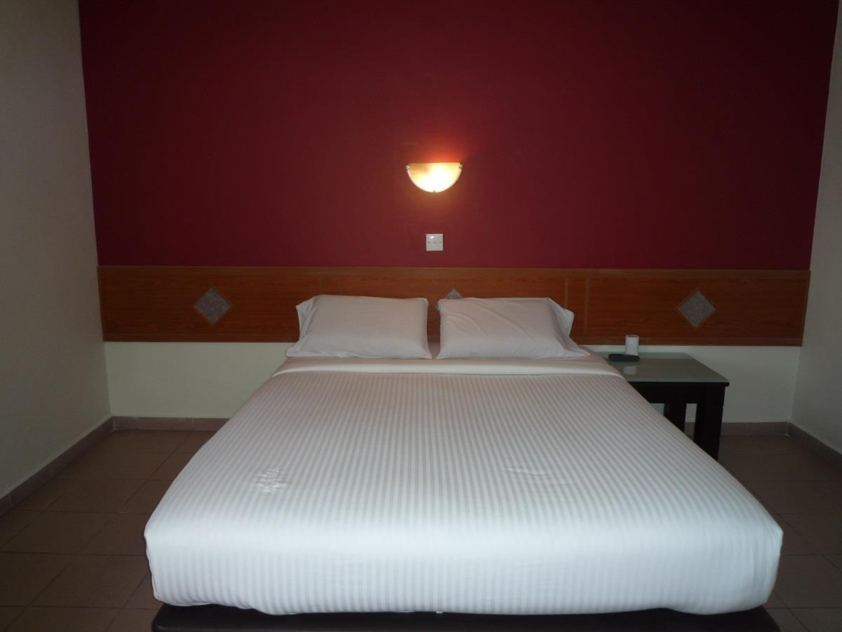 Lotus Hotel Johor Bahru Bagian luar foto